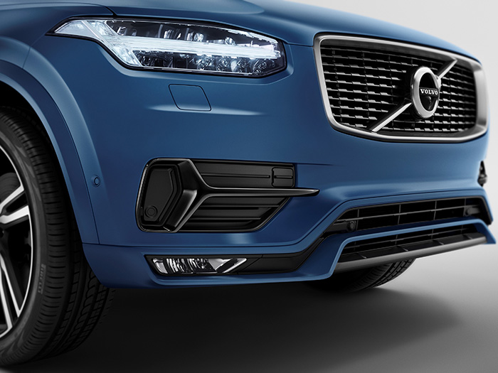 Volvo представила кроссовер XC90 в версии R-Design