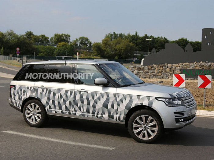 «Королевский» Range Rover снова попал в объективы