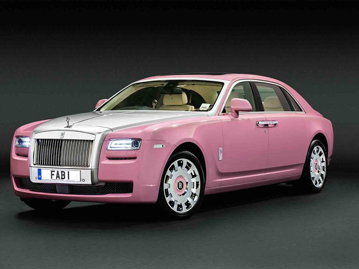 Розовый Rolls-Royce поборется с раком