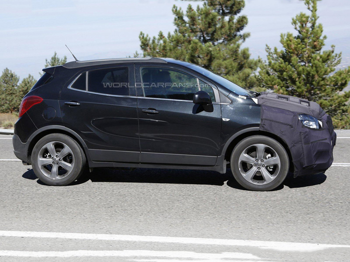 Opel продолжает тесты обновленной Mokka