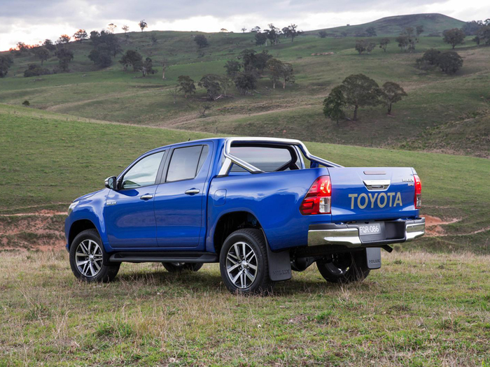 Toyota объявила российские цены на новый Hilux