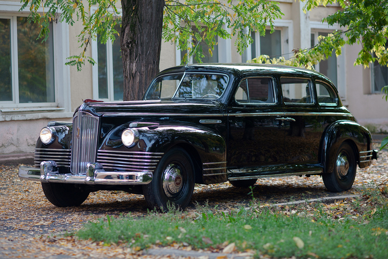 Легендарный советский лимузин продают за 25 млн рублей