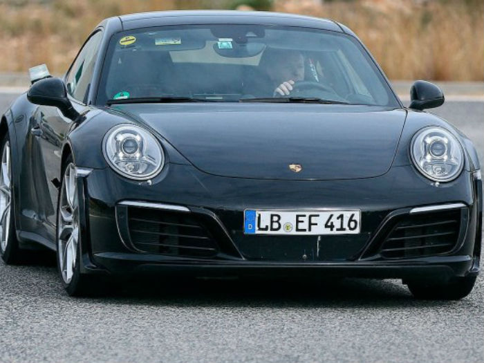 Рассекречены снимки нового поколения Porsche 911