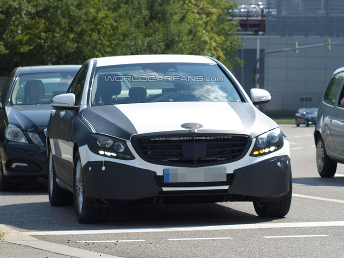 Новый Mercedes C-класса показали изнутри