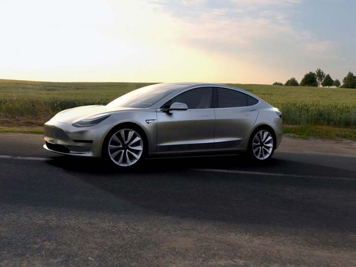 Число заказов на Tesla Model 3 превысило 270 тысяч