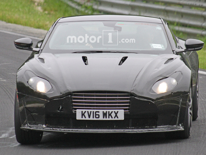 Новый Aston Martin Vantage будет похож на DB11