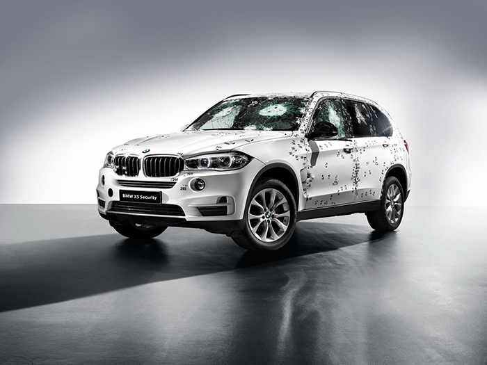 BMW покажет бронированный X5 в Москве