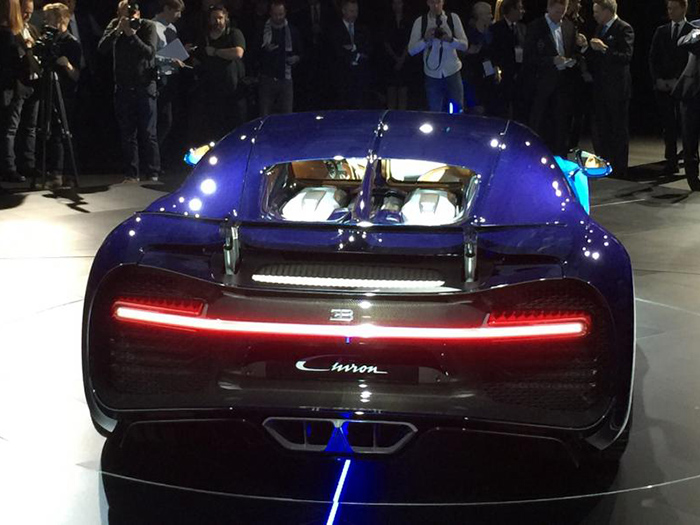 Bugatti представила суперкар Chiron 