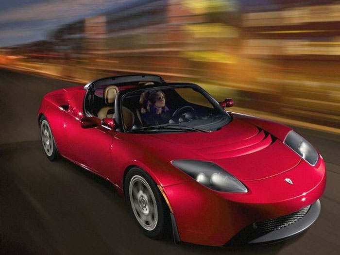 Запас хода Tesla Roadster увеличился до 547 км
