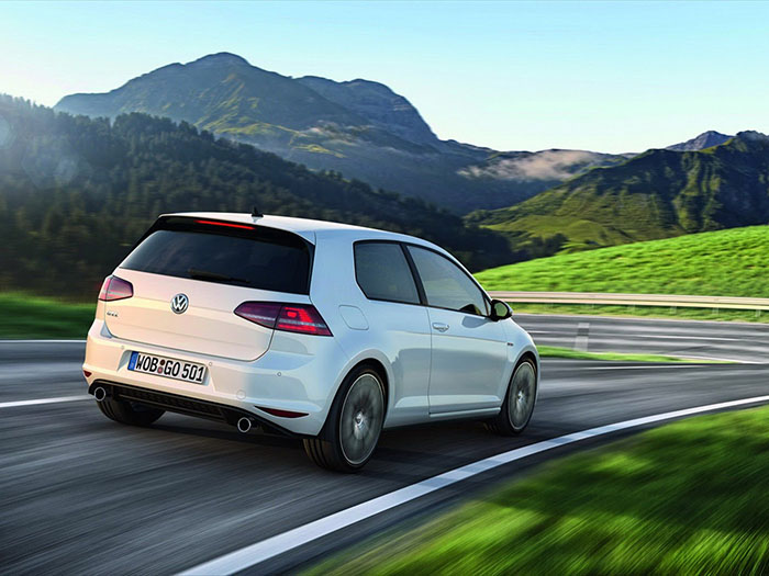 VW Golf GTI: мощнее и быстрее