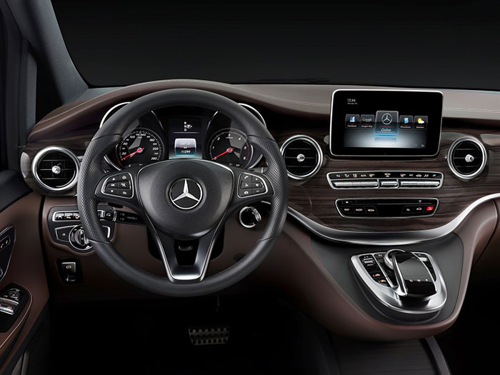 Новый Mercedes V-Class: из коммерсантов в белые воротнички