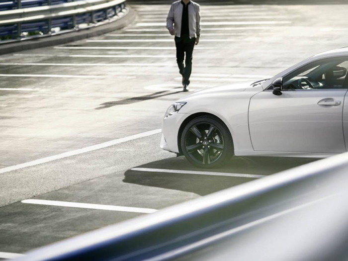 Lexus запускает версию Sport Edition для линейки IS и CT