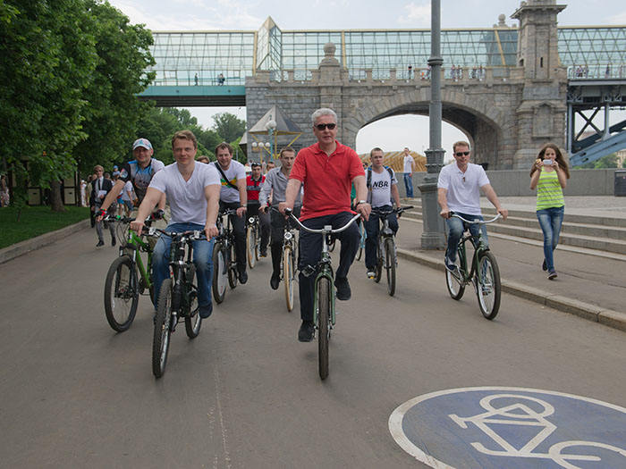 Москвичей призвали пересесть на велосипеды