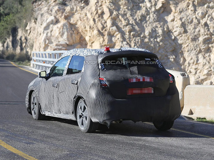 Nissan начал испытания конкурента VW Golf