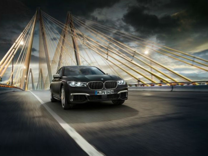 В России начинаются продажи самой мощной «семерки» BMW