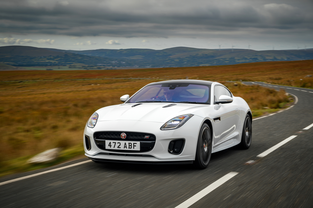 Jaguar представил юбилейную версию спорткара F-Type