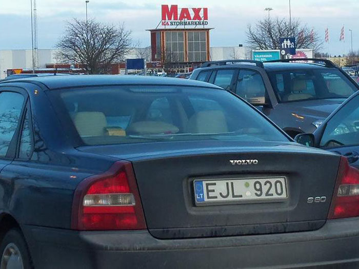 В Москве начались облавы на авто с иностранными номерами