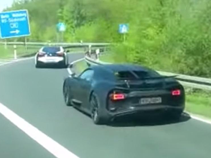 Bugatti Chiron впервые сняли на видео