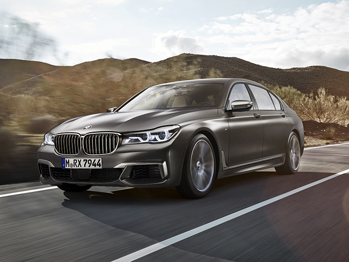 BMW объявила цены на новые версии седана 7-й серии