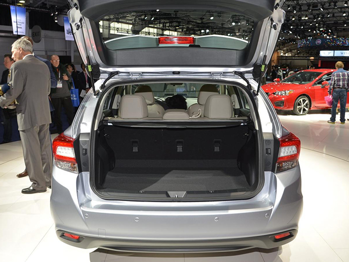 Subaru официально представила седан и хэтчбек Impreza