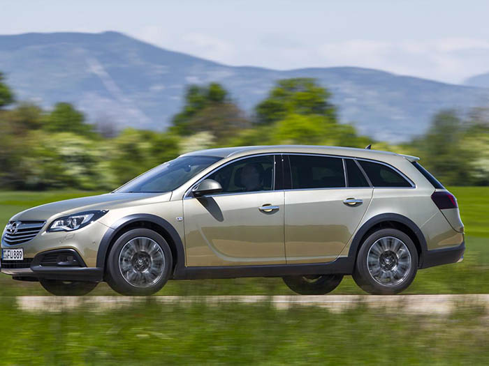 Opel объявил российские цены на новую Insginia