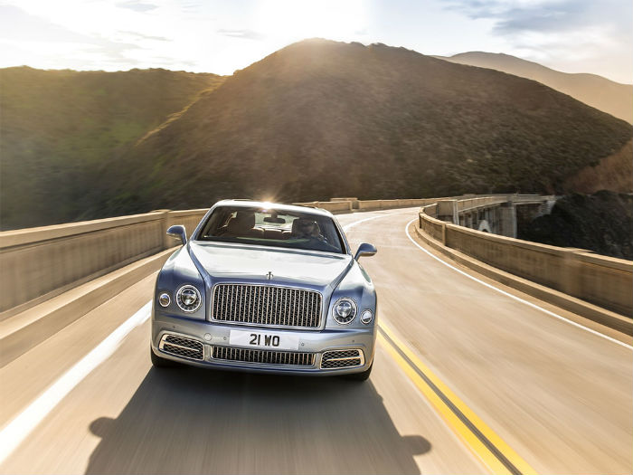 Bentley представил для России обновленную версию своего самого дорогого седана