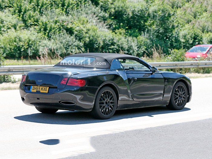 Bentley тестирует новый кабриолет Contintental GTC